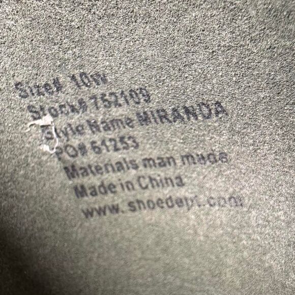 Torta Caliente 10W Faux Suede Block Heel Pumps Green Gold Bit Detail Comfort Sho - Picture 8 of 8